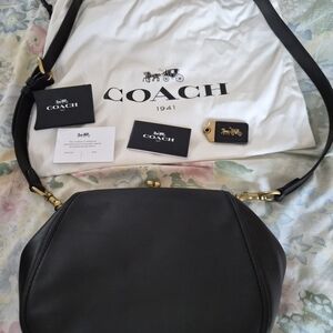Vintage Coach Black GLOVETANNNED LEATHE FRAMED Saddle Crossbody Bag NEW